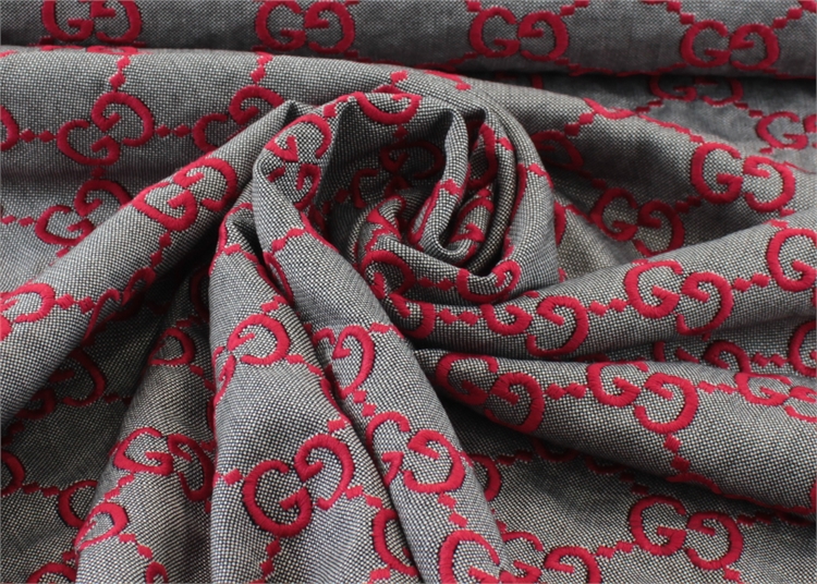 Жаккард Gucci серый с культовой монограммой GG красного цвета м2411 - фото 21233